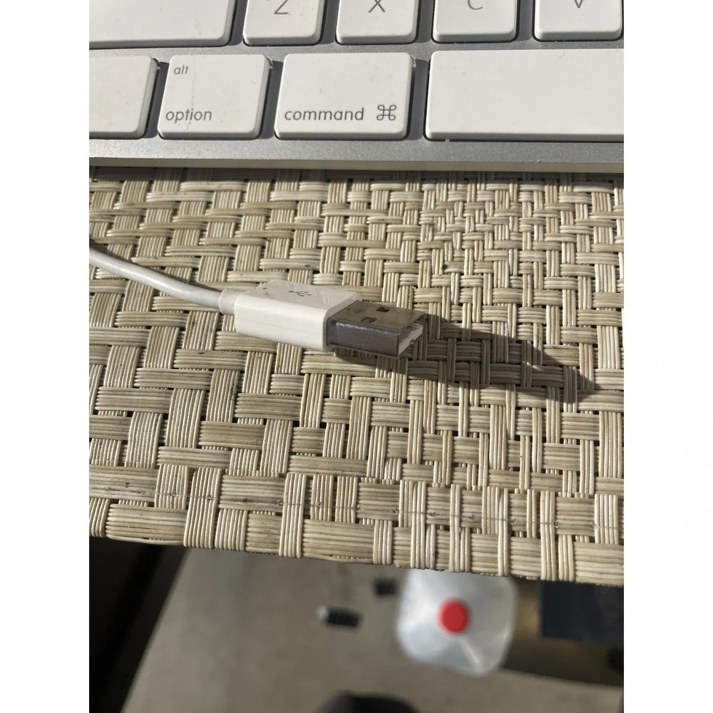 Genuine Apple Wired Keyboard with Numeric Keypad A1243 MB110LL/B Aluminum USB